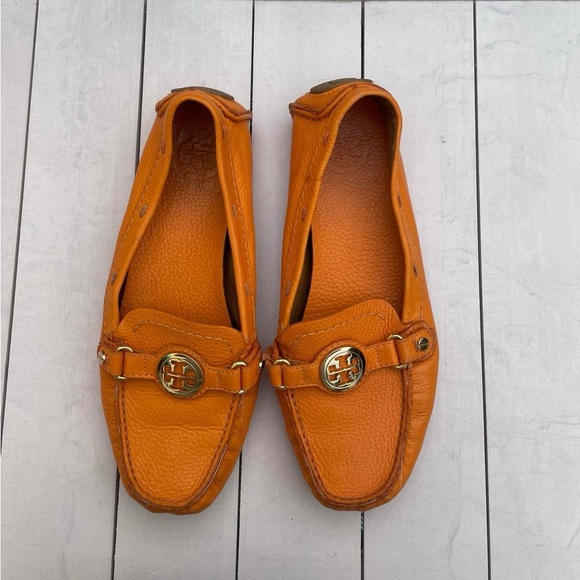 Tory Burch Vibrant Orange Loafers with Gold Detail - Picture 1 of 6